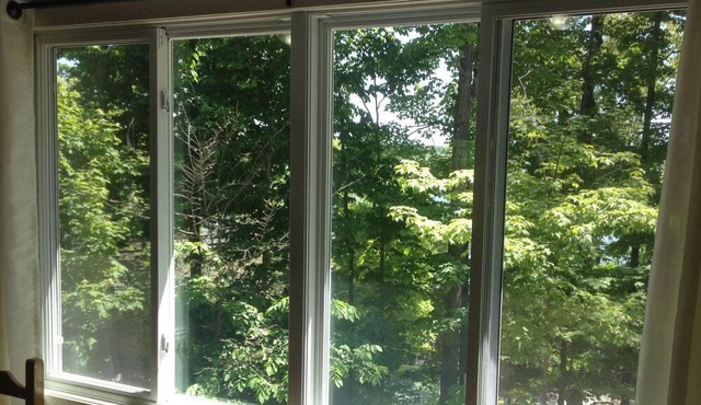 North Hatley Private Serene one Bedroom Chalet ten Minute Walk From Village