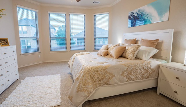 NW Austin Getaway in Leander, Crystal falls Golf Course,HEB Center, Cedar Park