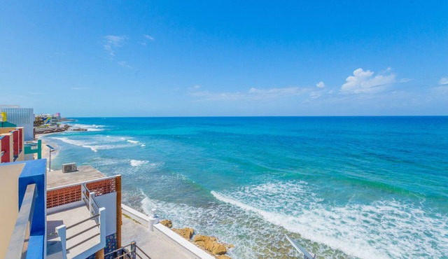 Oceanfront Penthouse – Caribbean & Bay Views – Walk to Playa Norte