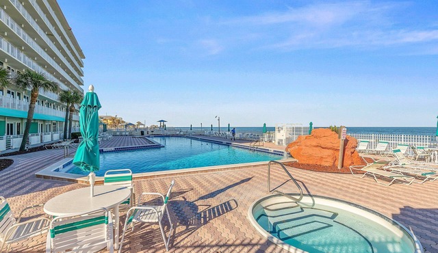 Oceanfront Views + Pool, Balcony & Hot Tub at Harbour Beach Resort
