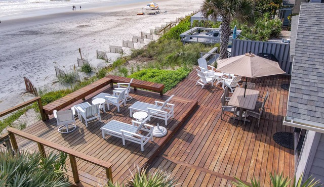 🌊Oceanfront with Large Sundeck | Pool | Car-Free Beach | Sea Dunes Sandcastle 1A🏖️