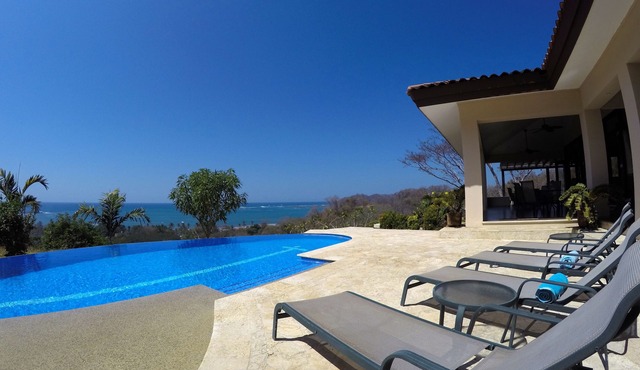 Oceanview villa with infinity pool: VERY private, sunsets, easy walk to beach in Samara