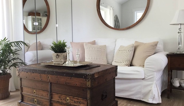 One bedroom fully equipped Mahone Bay luxury cottage