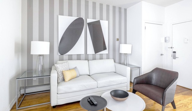 One-Bedroom Near Central Park in Upper East Side