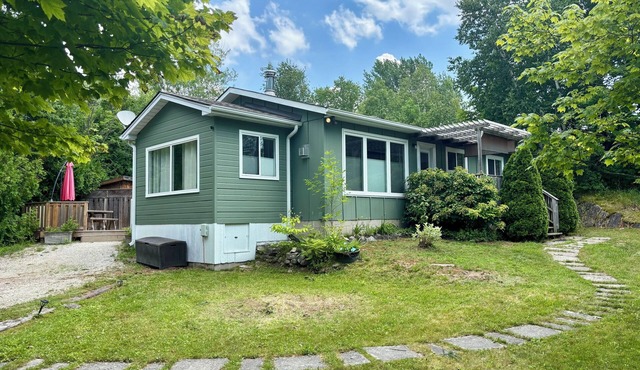 Only Aug 29-Sept 5 LEFT this Summer! Charal Greenhouse Cottage–Sauble Beach Stay