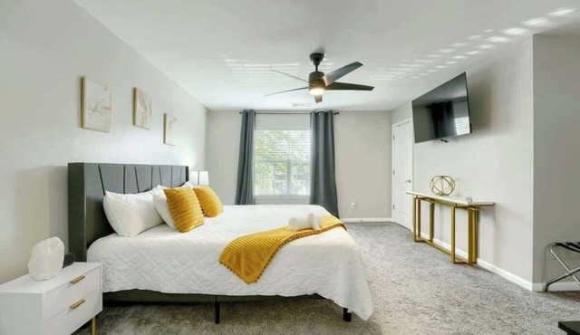 Opulent Atlanta Haven | Stylish 3 Bedroom