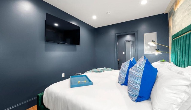 Opulent Loft on Main St -Walk to Stone Mtn Park!