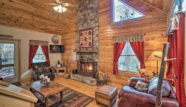 Outdoor Adventure - Charming Cabin w/Hot Tub