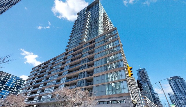 Over 1000 SF Condo, free parking