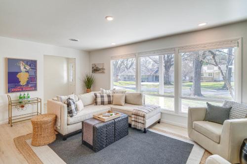 Overland Park Home Near Dtwn w/Easy Hwy Access