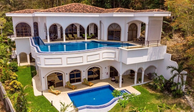 Panoramic Ocean views Waterfront Luxury Home in Jaco