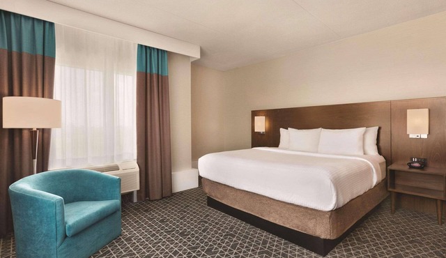 Park Inn by Radisson Brampton, On