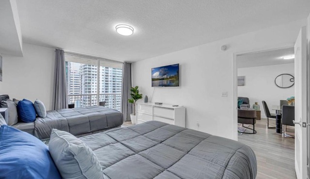 Peaceful Brickell 1BR Water and City Outlook