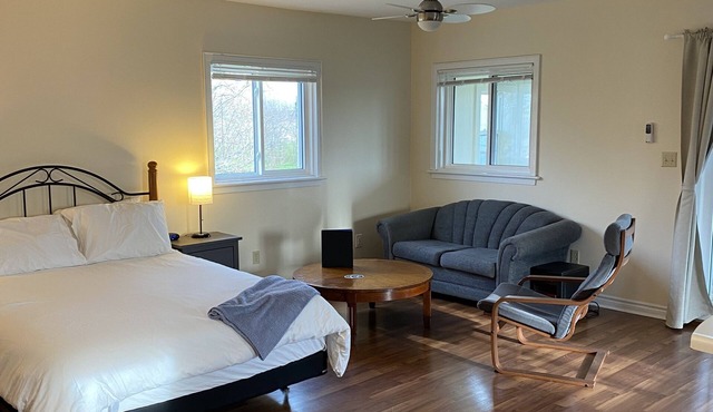 Peaceful country studio apartment.
