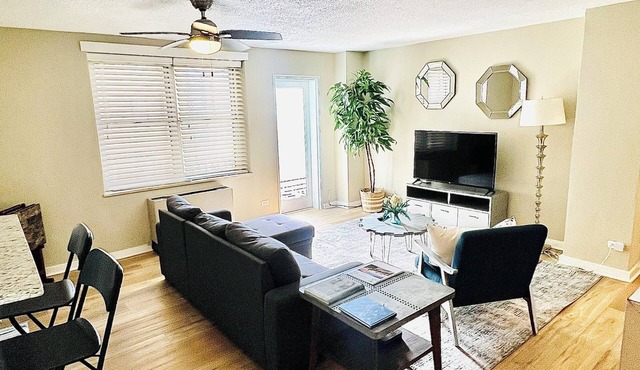 Peachtree Place! One bedroom one bath in the heart of downtown Atlanta!