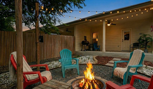 Pet-Friendly 3BR Fire Pit & Games Near Sea World