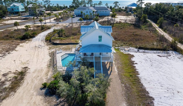 ☀️ Pet Friendly - Private Pool - Screened Deck - Indian Shores Cottage ☀️ in Indian Pass