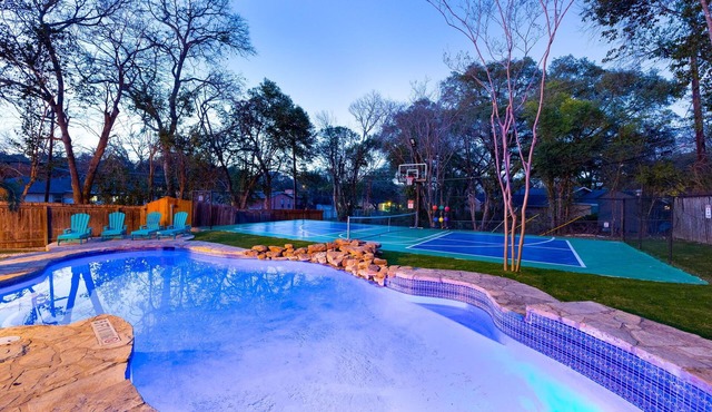 Pickleball & Heated Pool & Game Room & Mini Golf