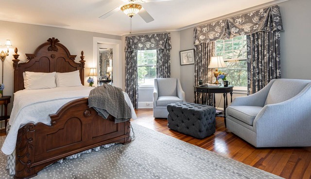 Pinecrest Bed & Breakfast in Asheville