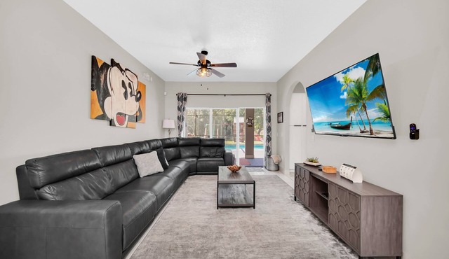 Playground-Arcade-Private! 13 mi 2 Disney-5334