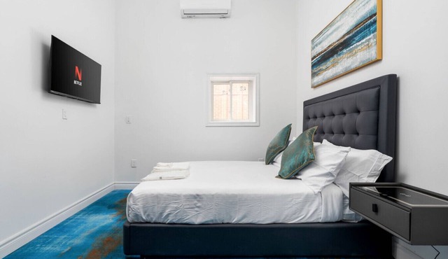Plush Hotel - Double suite/Downtown Toronto