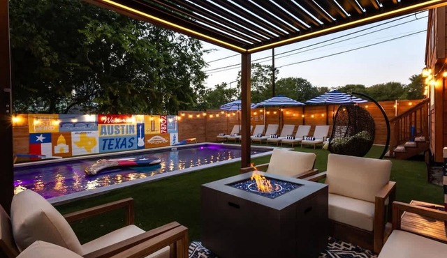 Pool + Hot Tub, 6 Rooms, Luxury Downtown Retreat
