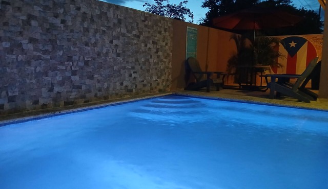 POOL PARTY HOUSE keep the family together fit 10 +