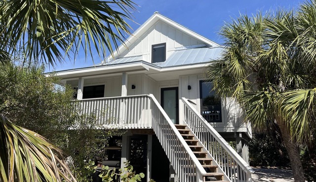 Pools, Kayaks, Tennis, Golf Cart & Both Island Clubs Included w/Boat Dock Option