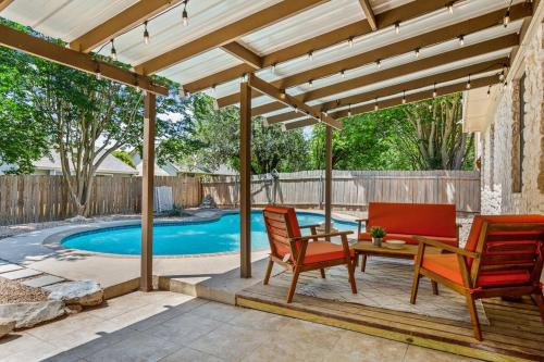 Poolside Oasis, Peaceful Retreat -20 min to Austin