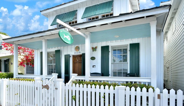 ~POTTER'S COTTAGE~ Key West charmer in great location with private pool!