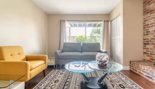 Prestigious Bright Garden Level