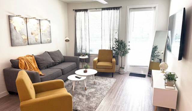 Prime Location - Quiet and Cozy 1BR