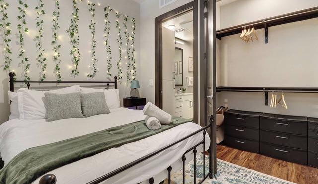 Prime Sleek 1BR Studio Near DT & Domain With Pool, Gym and Free Parking