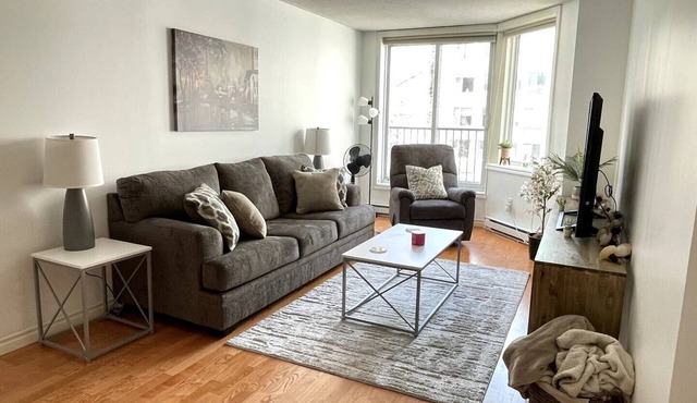 Prime Waterfront Condo - Live like a local