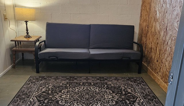 Private 1 room studio near rhe lake