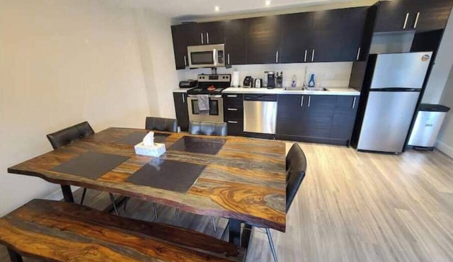 Private 1bd 1 ba suite w/lake views