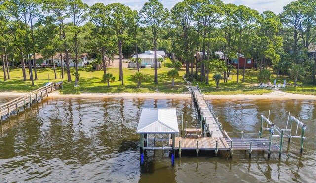 Private Beach + Dock: Waterfront Panacea Retreat!