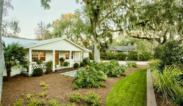 Private Cottage Oasis | Pretty Porch, Splash Pool