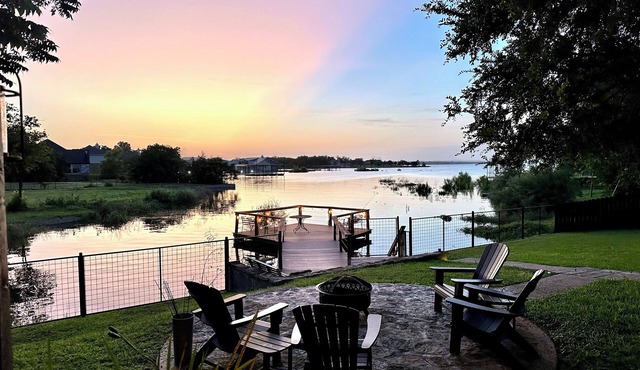 Private Gated Lake Buchanan Waterfront Retreat Sunset Views Hot Tub & Dogs