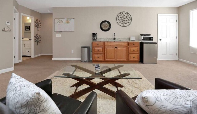 Private Loft Apartment · Private Guest Home