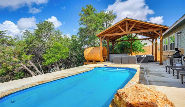 Private Pool | Fire Pit | Hot Tub & Sauna!