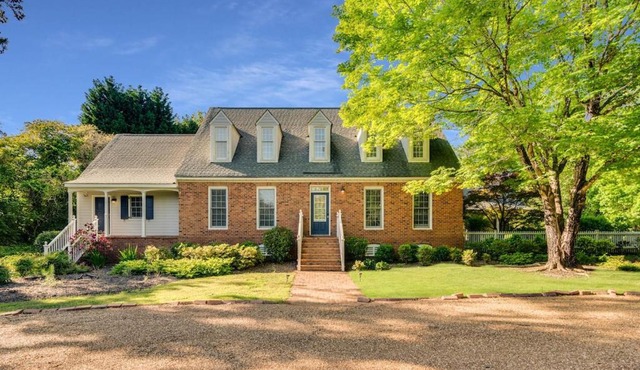 Private Pool Getaway 5BR Family Home