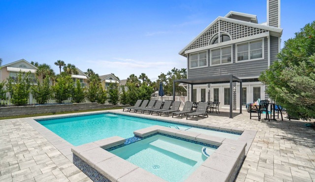 PRIVATE Pool & Spa ~ PRIVATE Beach Access ~ FREE 6 Seat Golf Cart ~Steps to Beach!
