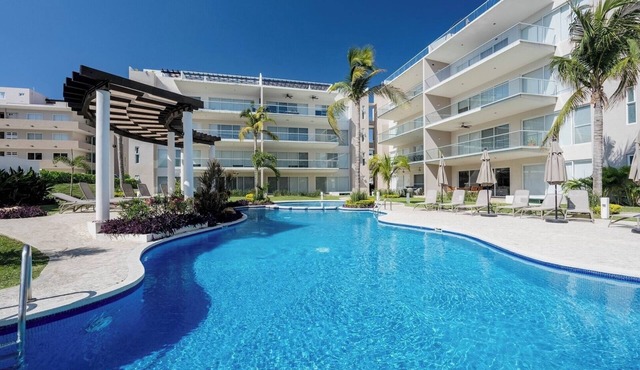 Punta Arena - Exclusive Two-Level Penthouse - Pool, Private Jacuzzi & Beach Club