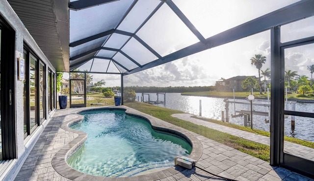‼️Punta Gorda Paradise‼️| 3BR w/Water Views, Pool