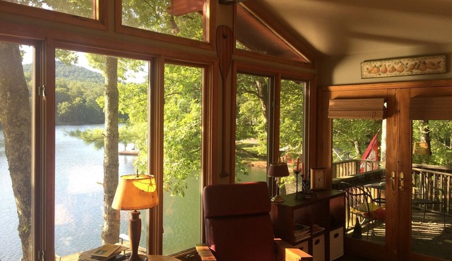 Quaint two bedroom cabin just a few steps away from and on Mountain Rest Lake.