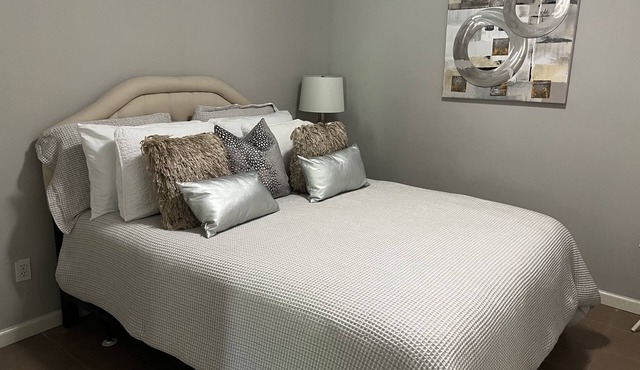 Quiet apartment in Atlanta, 10 mins to downtown and 13 mins to midtown