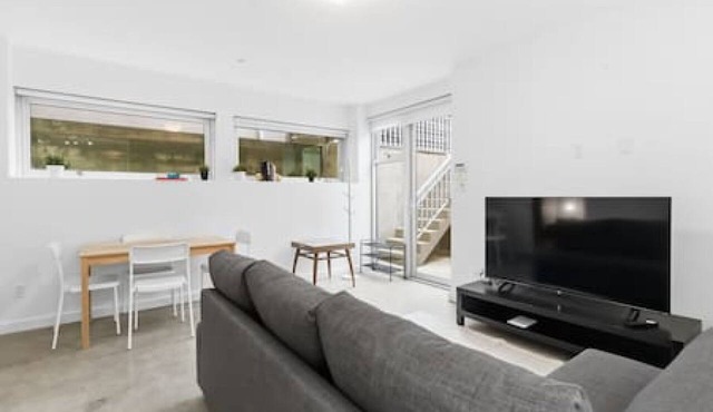 Quiet & Comfortable 1 BR Guest Suite!