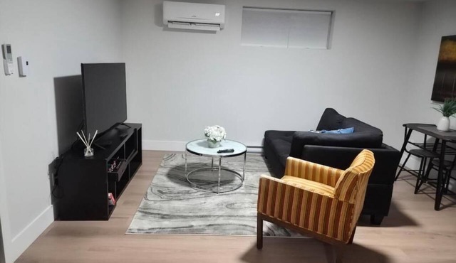 Quiet Haven - One-bedroom Suite