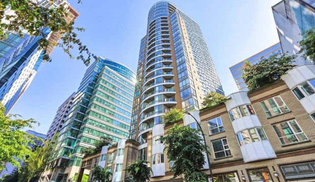 Quiet modern condo in Coal Harbour